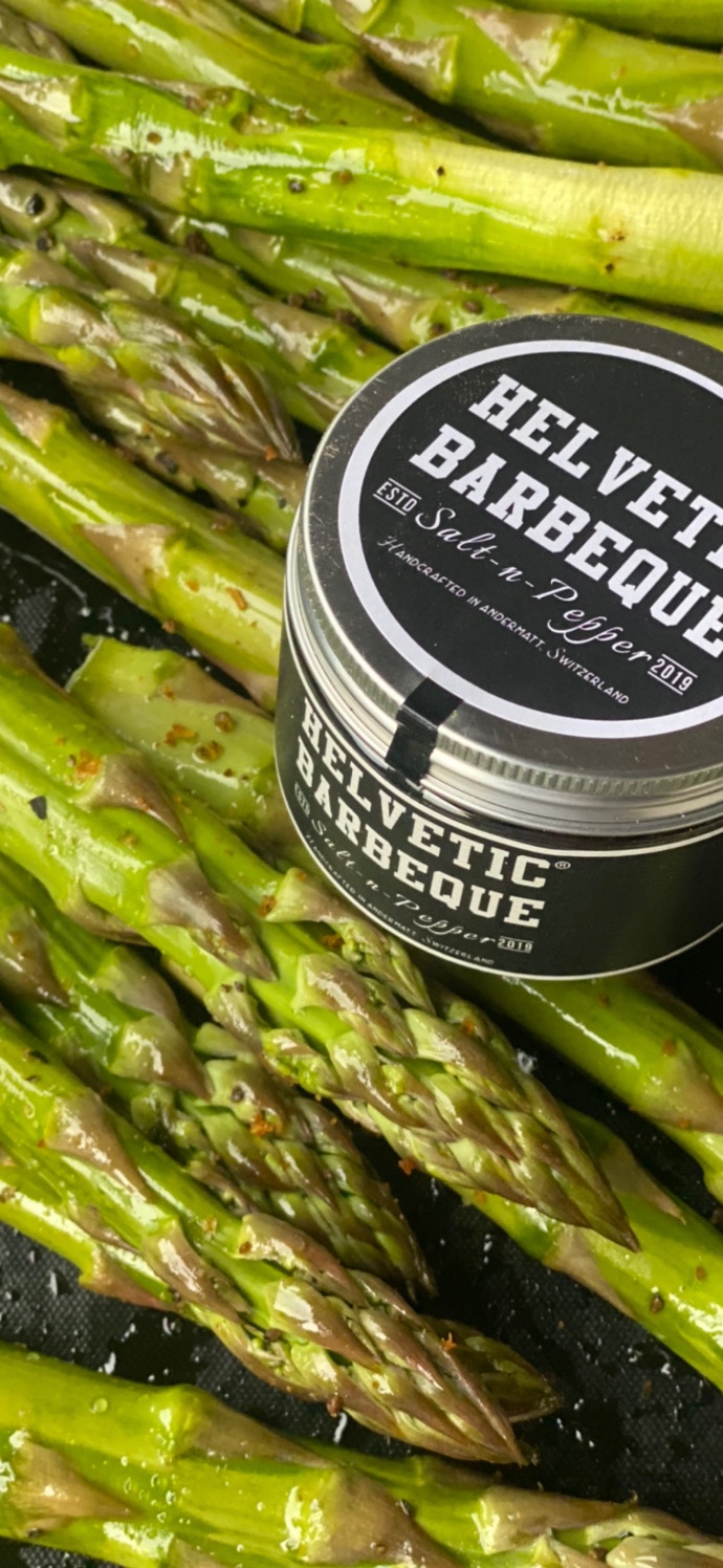 You are currently viewing Grüner Spargel mit Helvetic Barbeque Salt-n-Pepper Rub